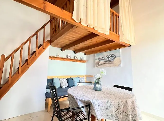 Ambela House Soroni